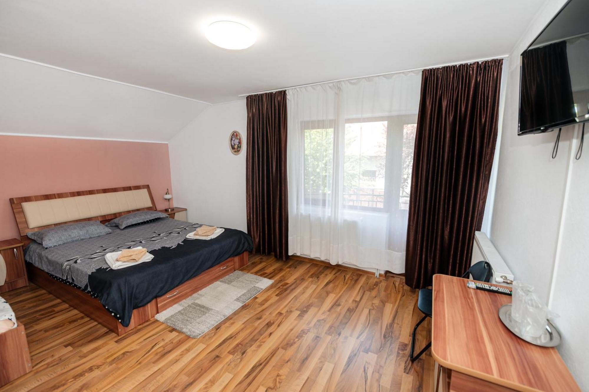 Casa Alex Calimanesti Hotel Buitenkant foto