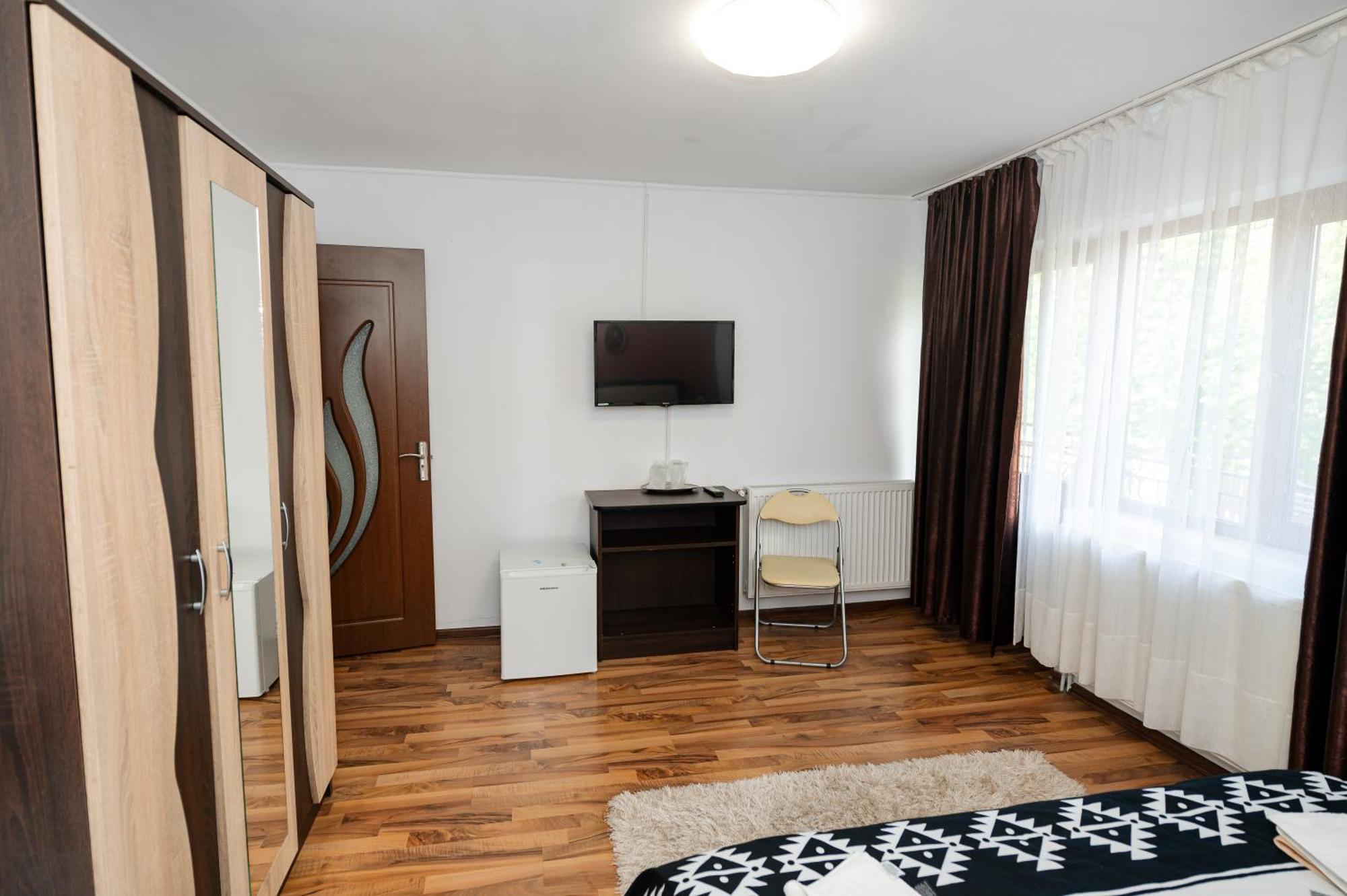Casa Alex Calimanesti Hotel Buitenkant foto