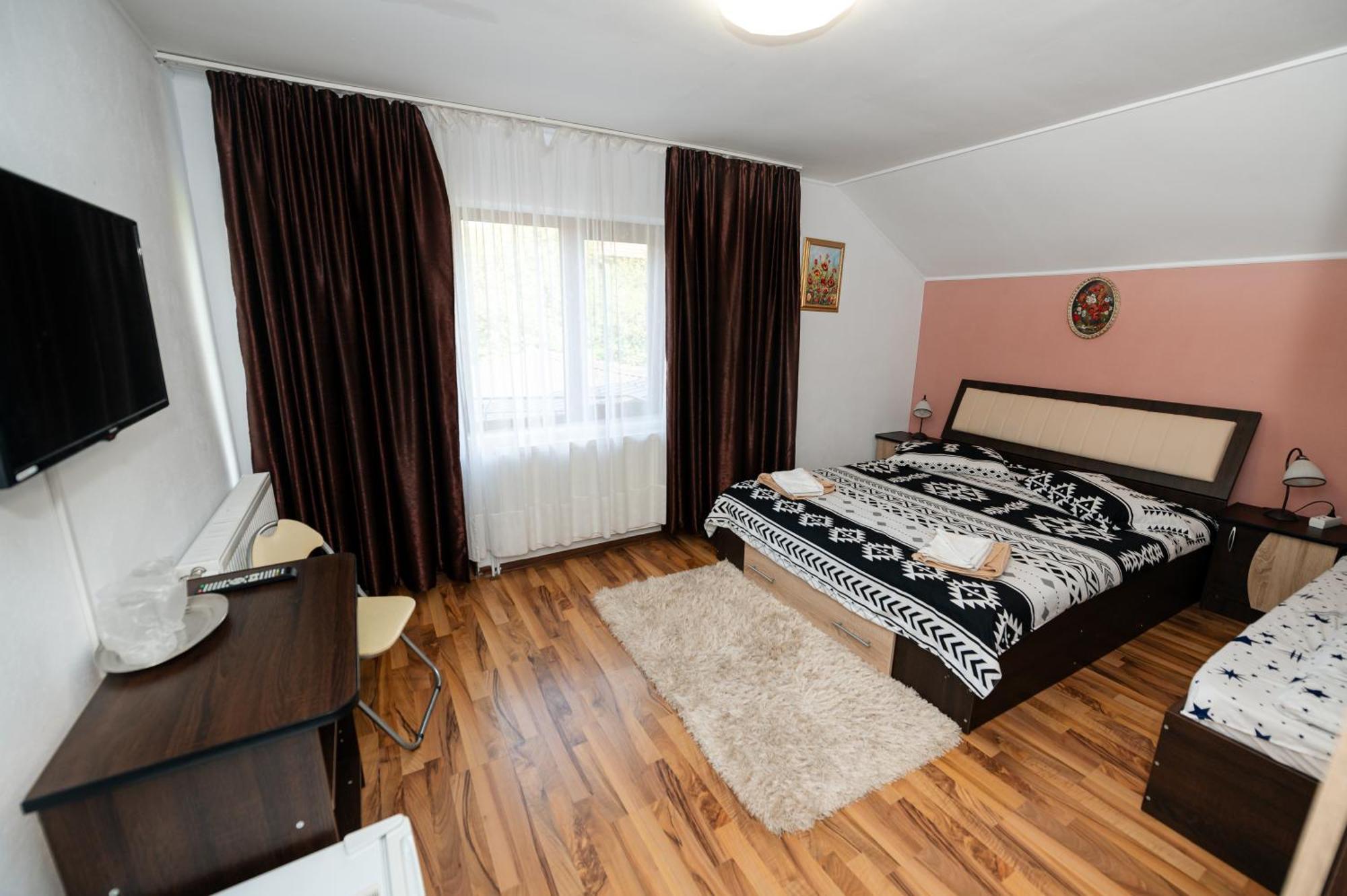 Casa Alex Calimanesti Hotel Buitenkant foto