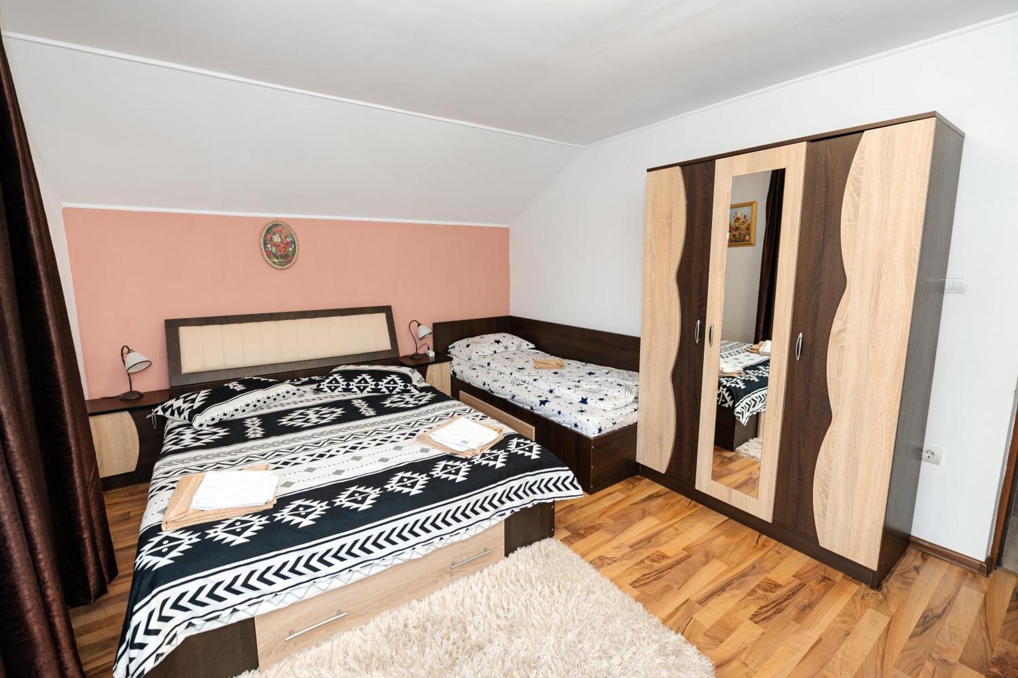 Casa Alex Calimanesti Hotel Buitenkant foto